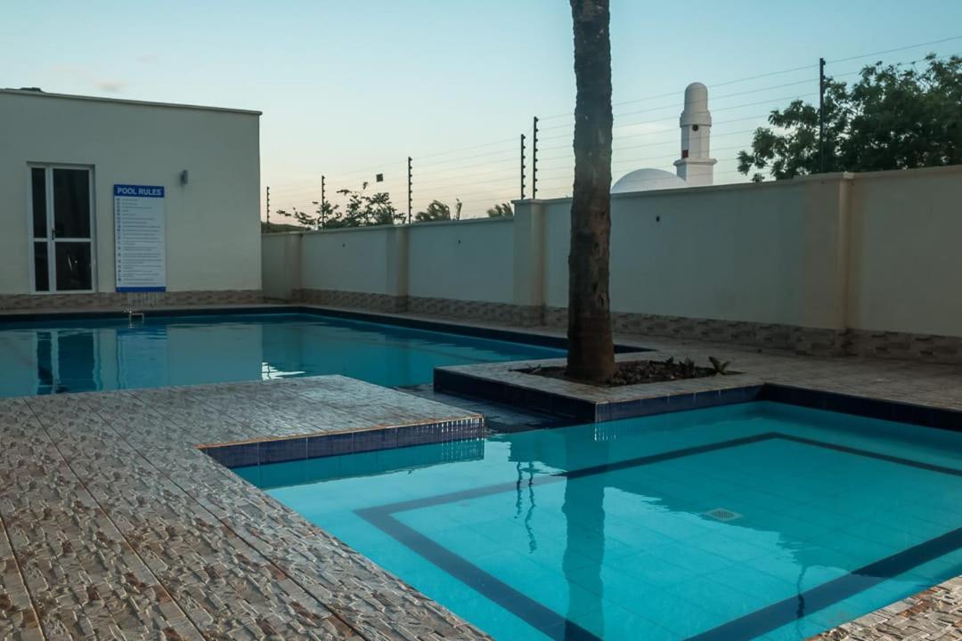 Lux Suites Nyali Luxury Apartments Момбаса Екстериор снимка
